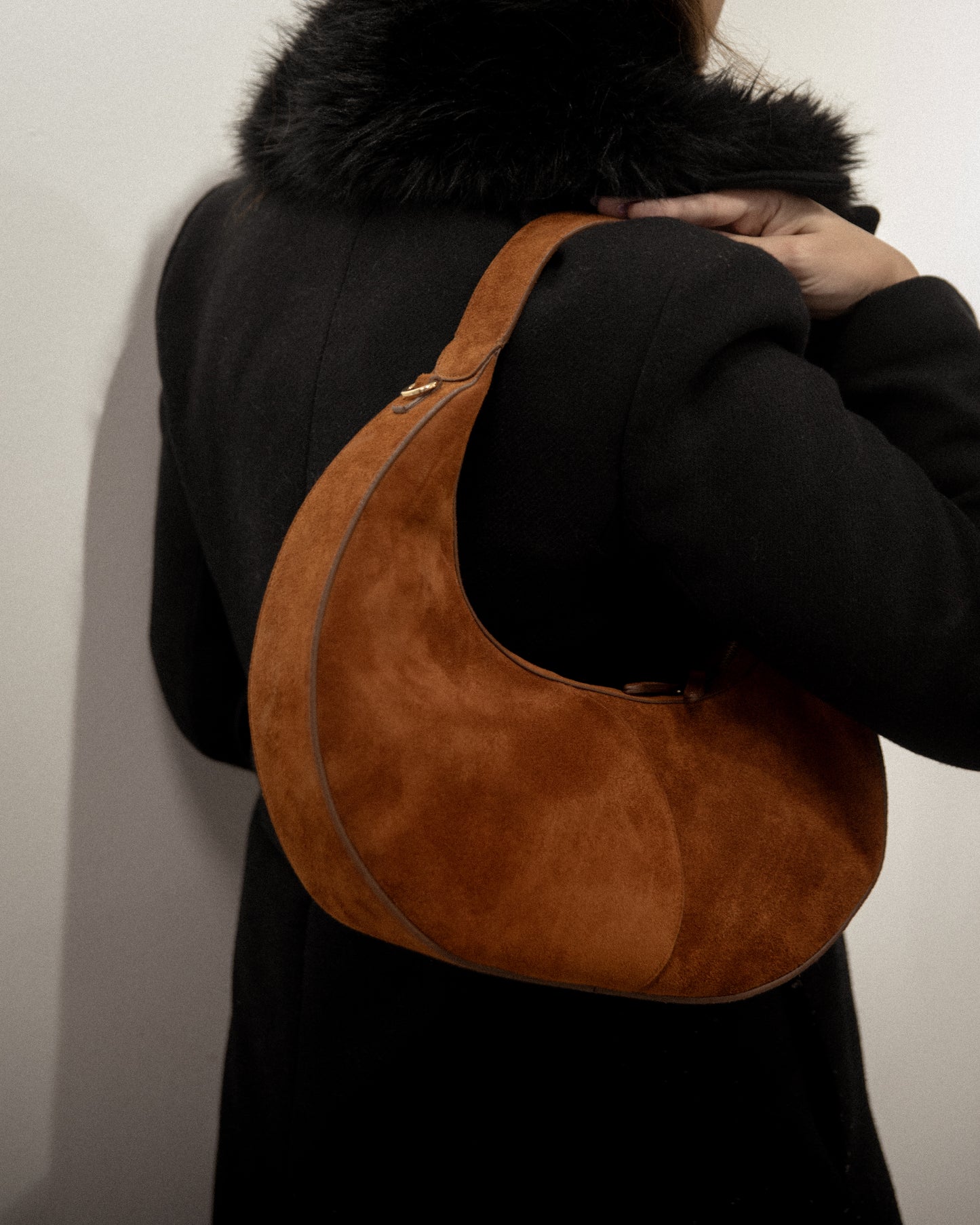 MOON LOOP BORSA A SPALLA CAMOSCIO