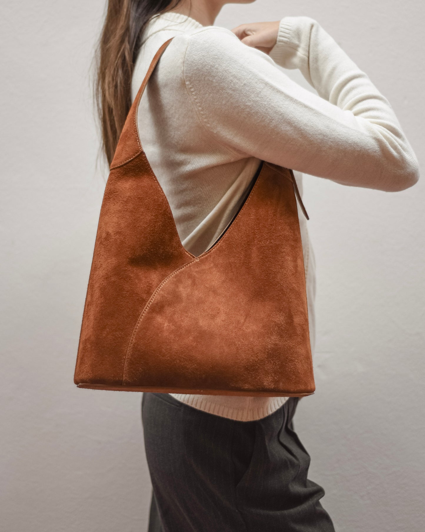 SINUÉ HOBO SUEDE - TAN