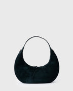Moon Loop — Schultertasche aus Veloursleder — waldgrün